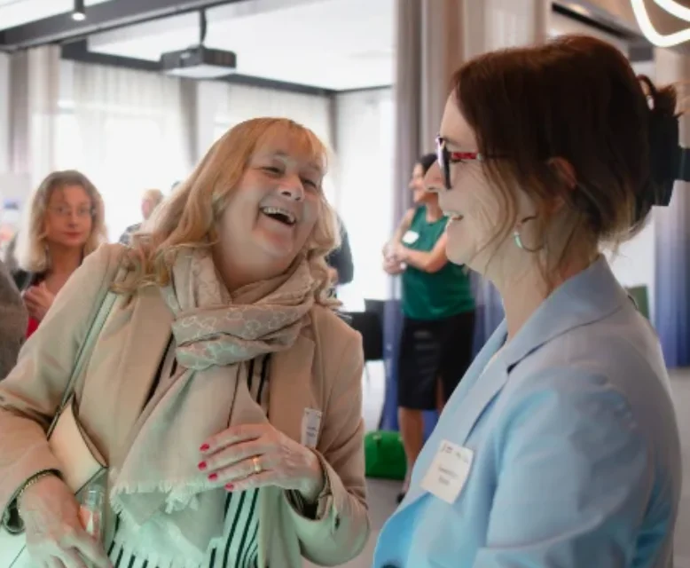 Gäste der Ladies Lounge